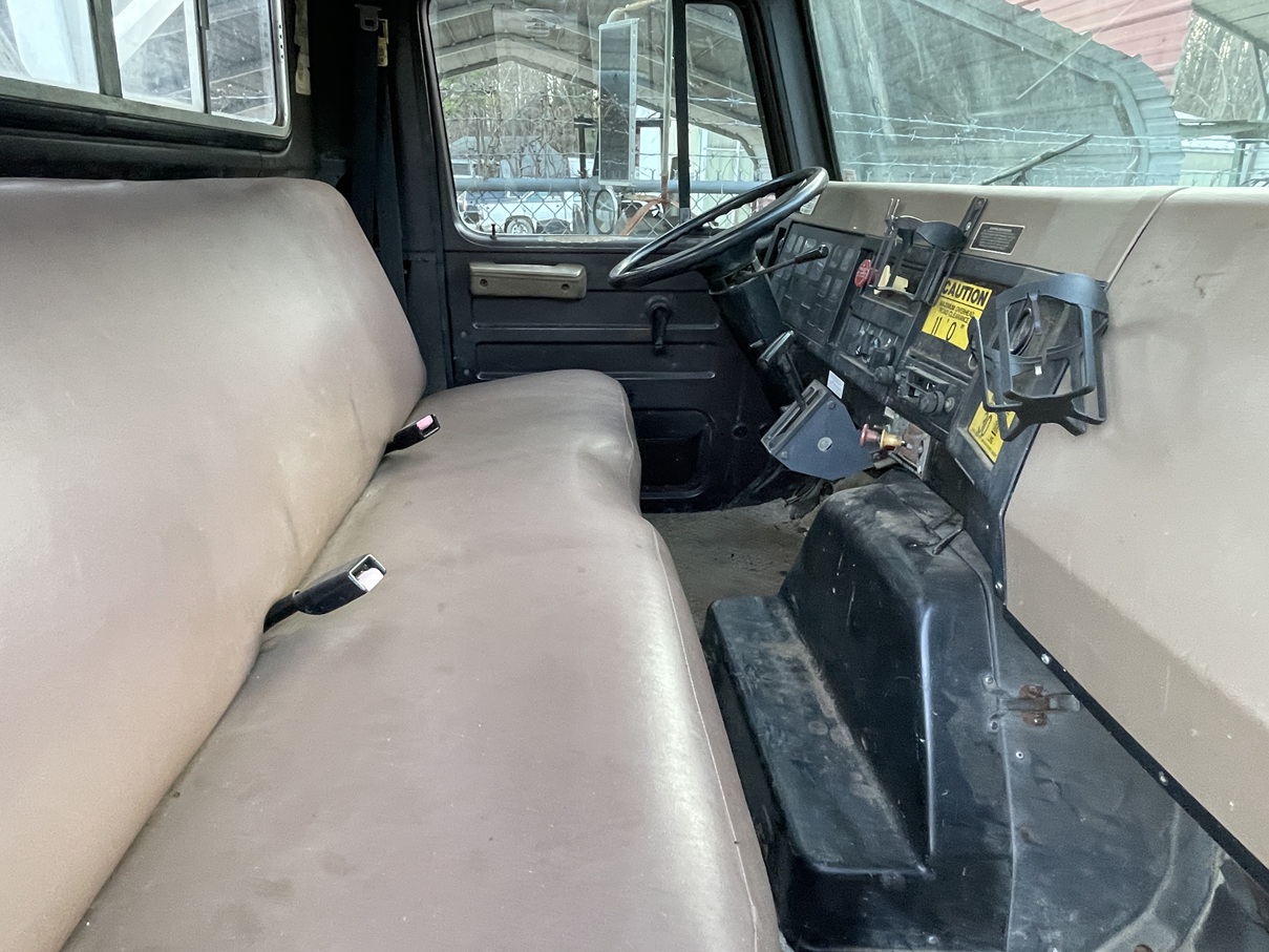 1990 INTERNATIONAL 4900 Pittman Pole Cat Digger Derrick - Image 10